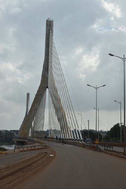 Fahrt über die neue Nilbrücke