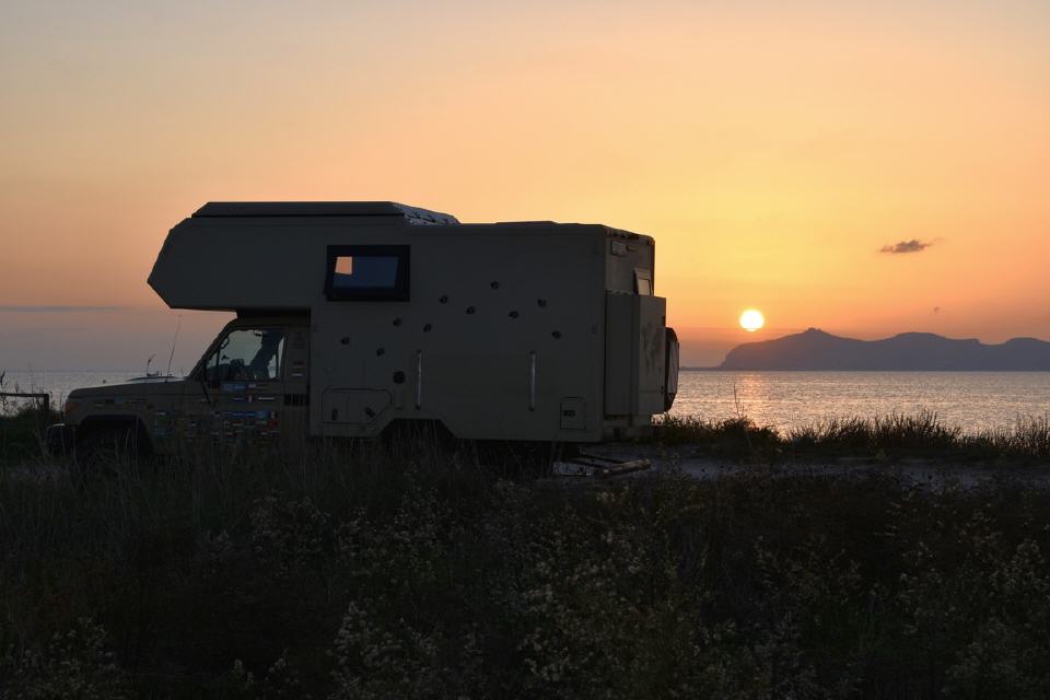 Schöner Sonnenuntergang an unserem Übernachtungsplatz...